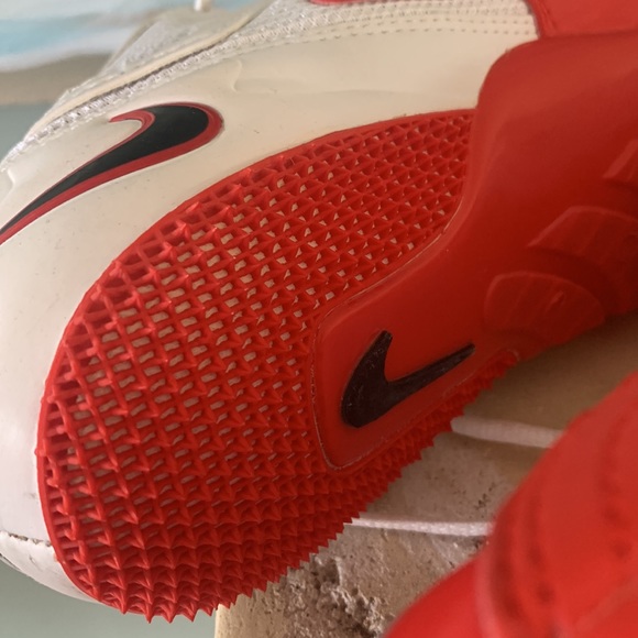 Nike (10.5) - Picture 11 of 16